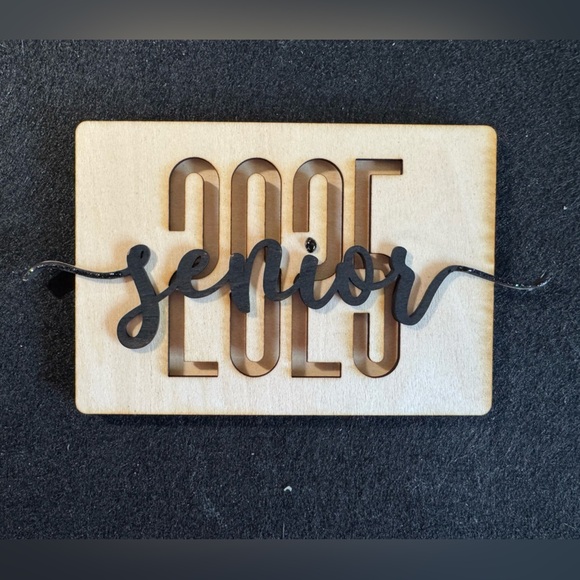 Wooden Senior 2025 Gift card holder handmade by me - Picture 1 of 2